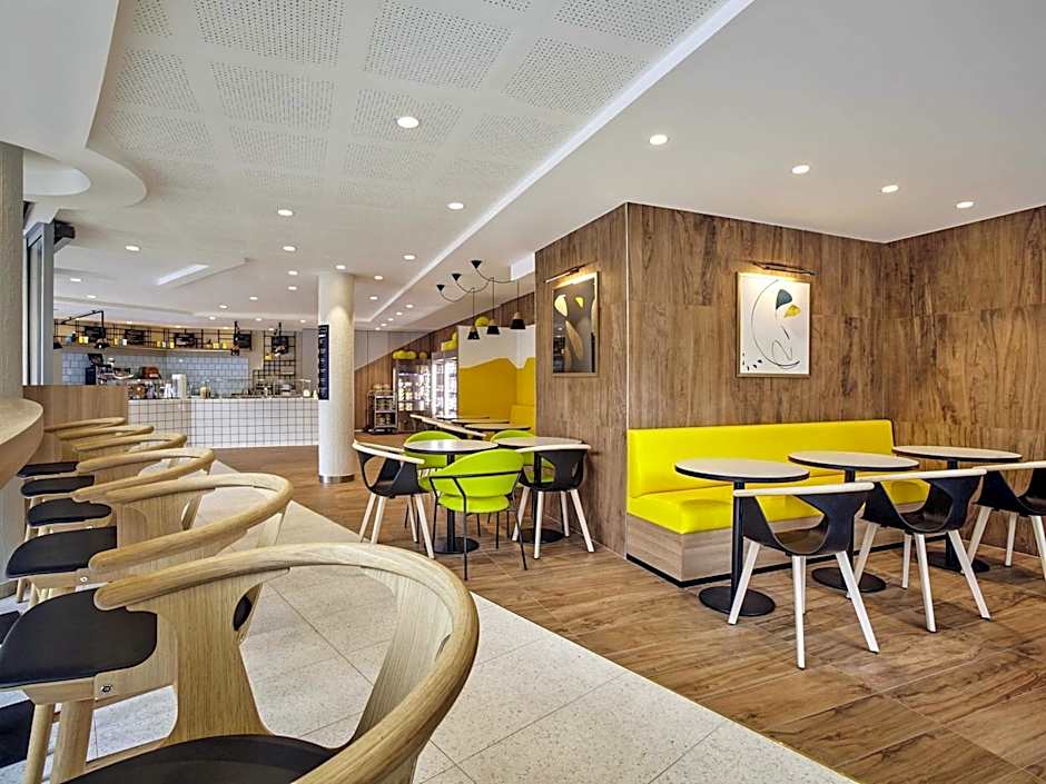 Mercure Paris La Défense Grande Arche Hotel