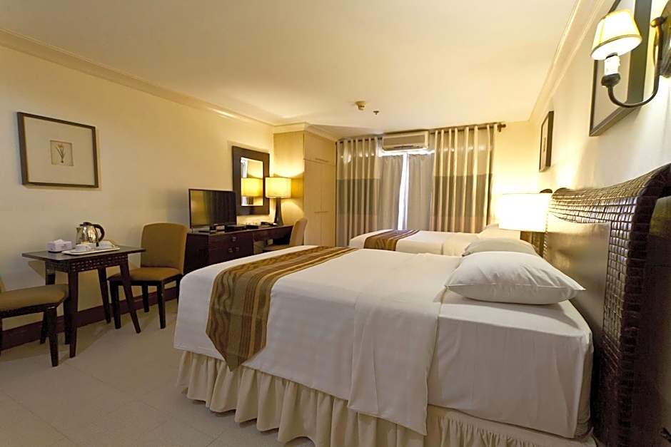 Crown Regency Suites Mactan