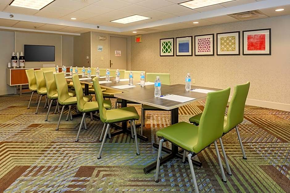 Holiday Inn Express Milwaukee - West Medical Center By IHG