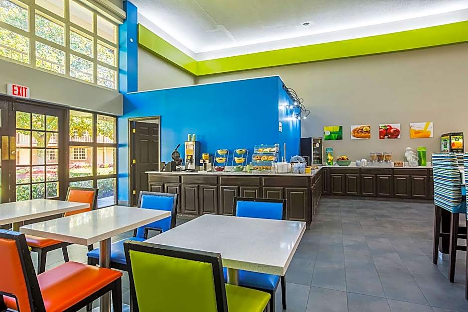Quality Inn Atlanta Northeast I-85