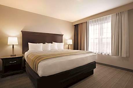 Efficiency King Suite with Sofa Bed - Non Smoking