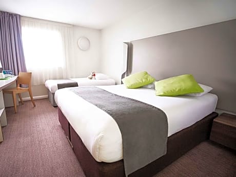 Triple Room - 1 Double Bed 1 Single Bed