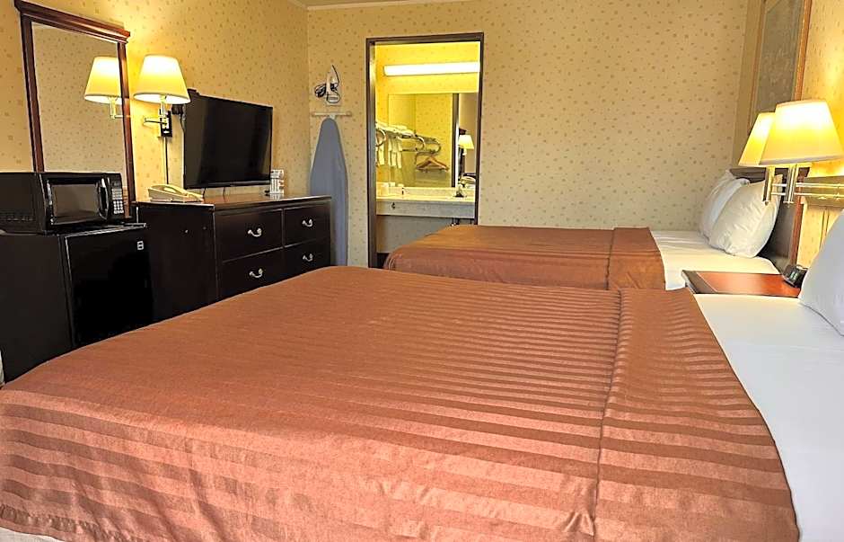 Travelodge by Wyndham Seymour