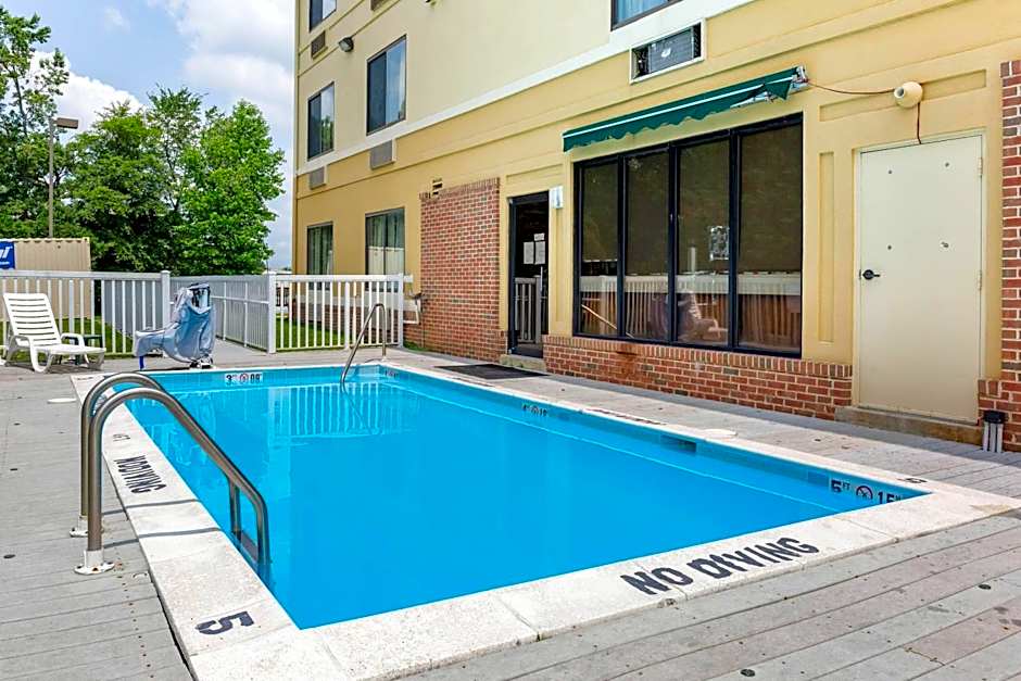 Comfort Suites Dover University Area