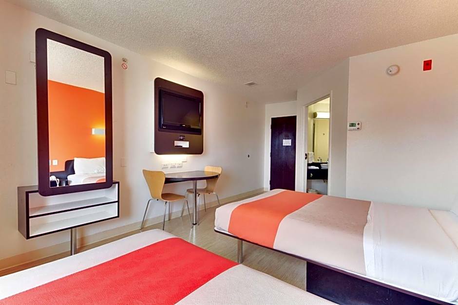 Motel 6 Dallas - Lewisville