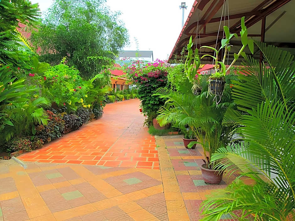 Reaksmey Meanrith Guesthouse and Residence