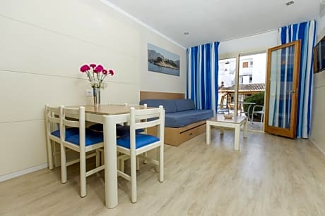 1 BEDROOM APARTMENT WITH BALCONY 2 ADULTS