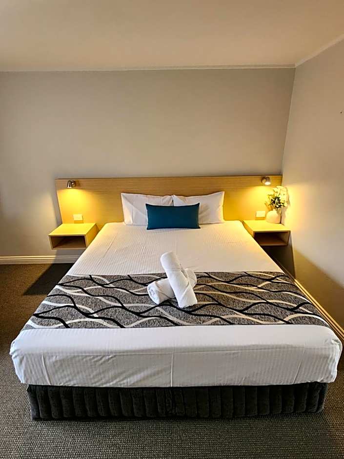 Country Gardens Motel