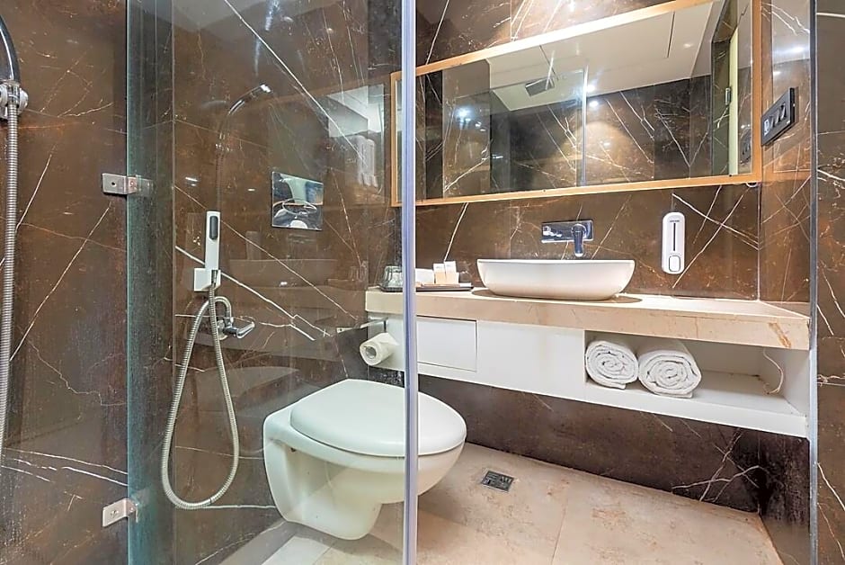 Hotel Arihant By DLS Hotels