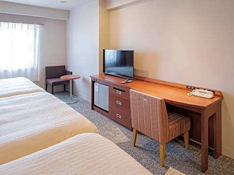 Comfort Twin Room with Extra Bed - Non-Smoking