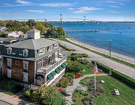 Wyndham Bay Voyage Inn