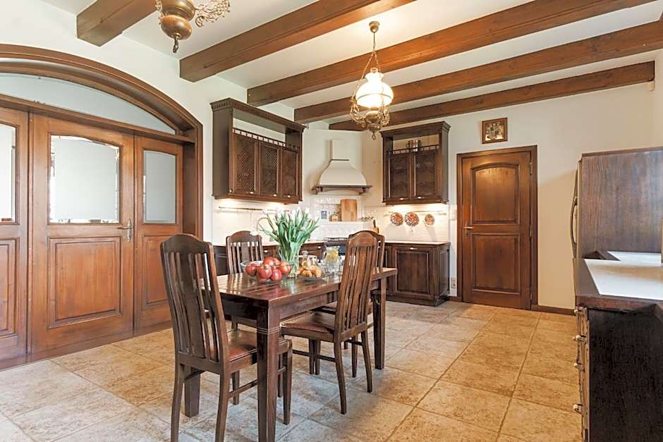 Apartamenty w Dworku Cheval