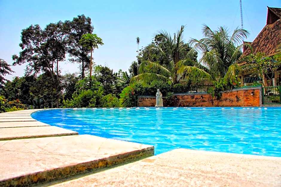 Hotel Deli River and Restaurant Omlandia