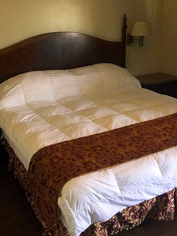 Frontier Motel