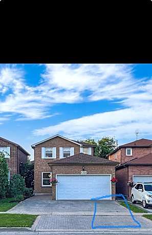 One bedroom of Cozy 2 bedrooms apartment