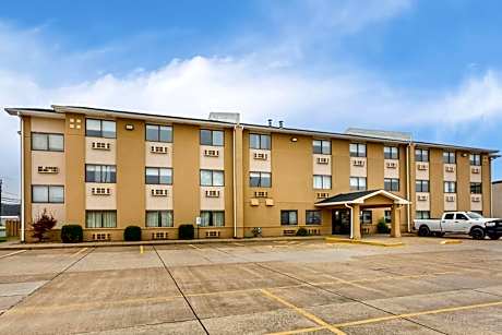 Super 8 by Wyndham Evansville East