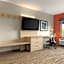 Holiday Inn Express and Suites Staunton By IHG