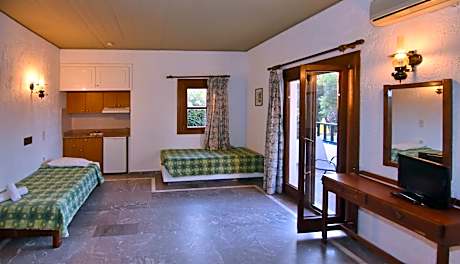 Economy Double Room (2 Adults + 2 Children)