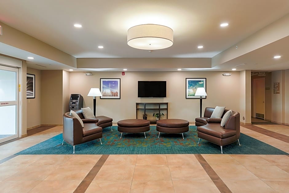 Candlewood Suites Lenexa - Overland Park Area