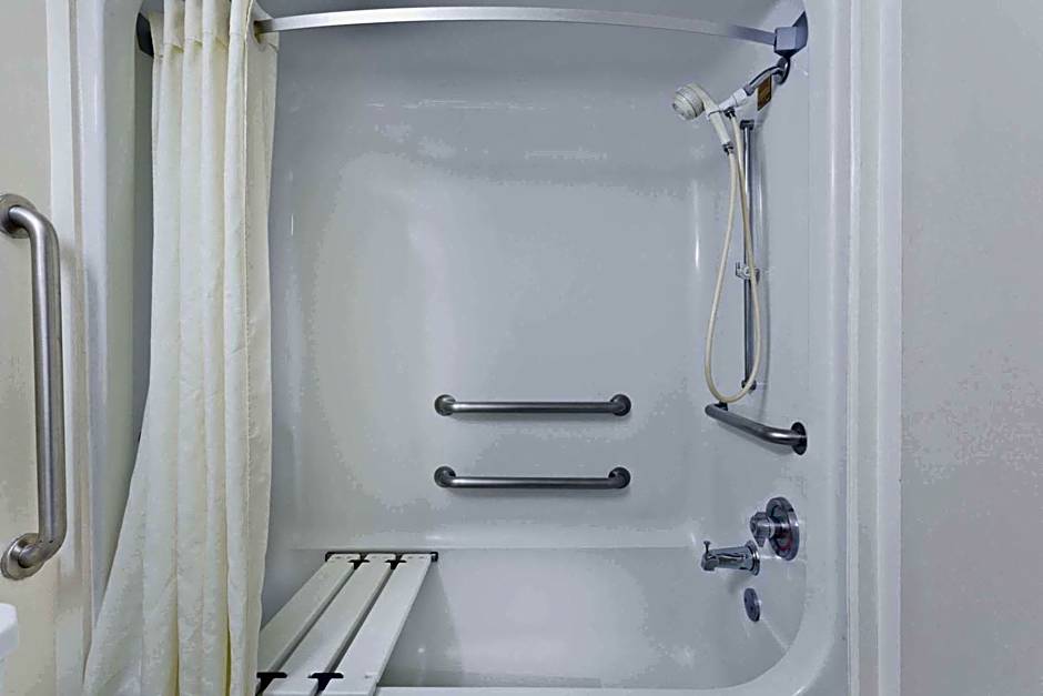 Super 8 by Wyndham Melbourne