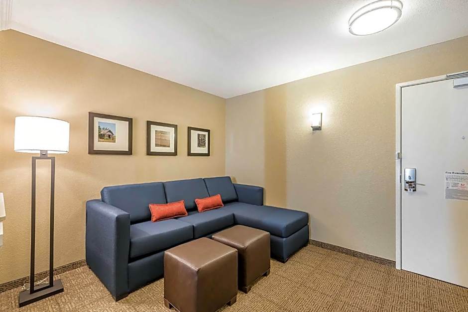 Comfort Inn & Suites Sidney I-80