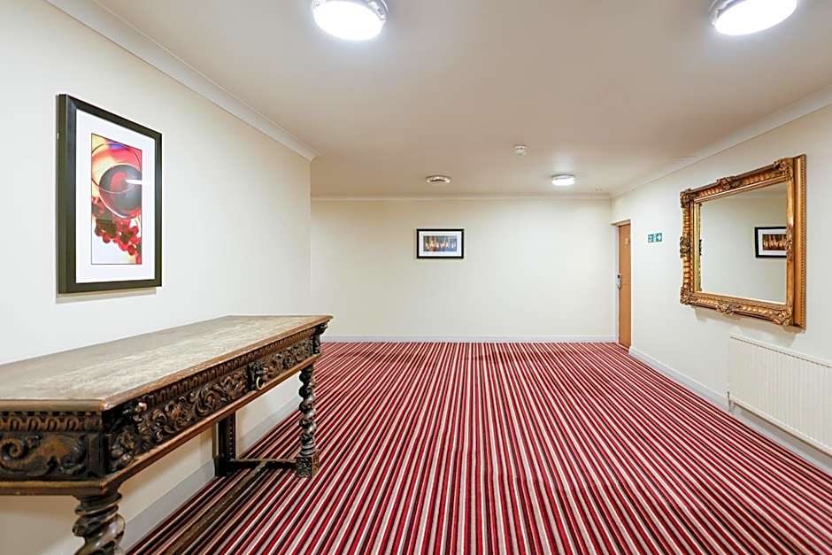 Gloucester Robinswood Hotel By Sunday