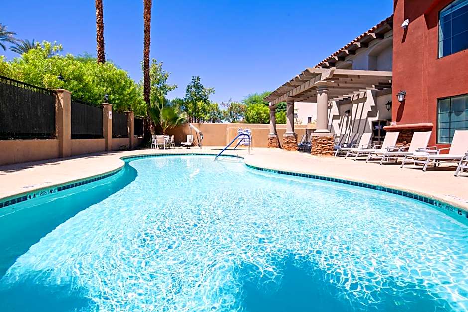 Holiday Inn Express & Suites Rancho Mirage By IHG