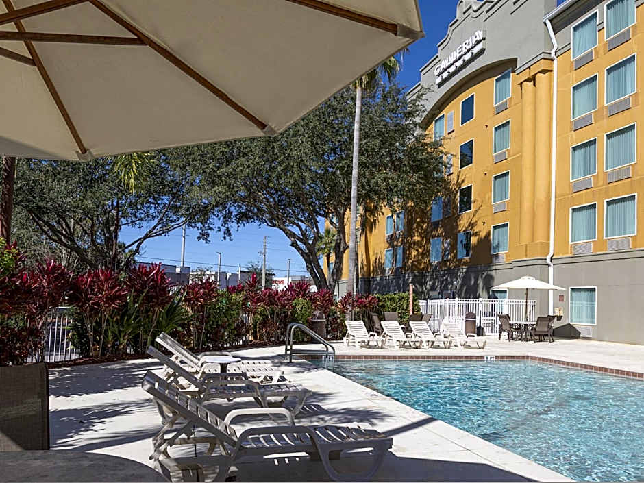 Galleria Palms Orlando - Free Theme Park Shuttles