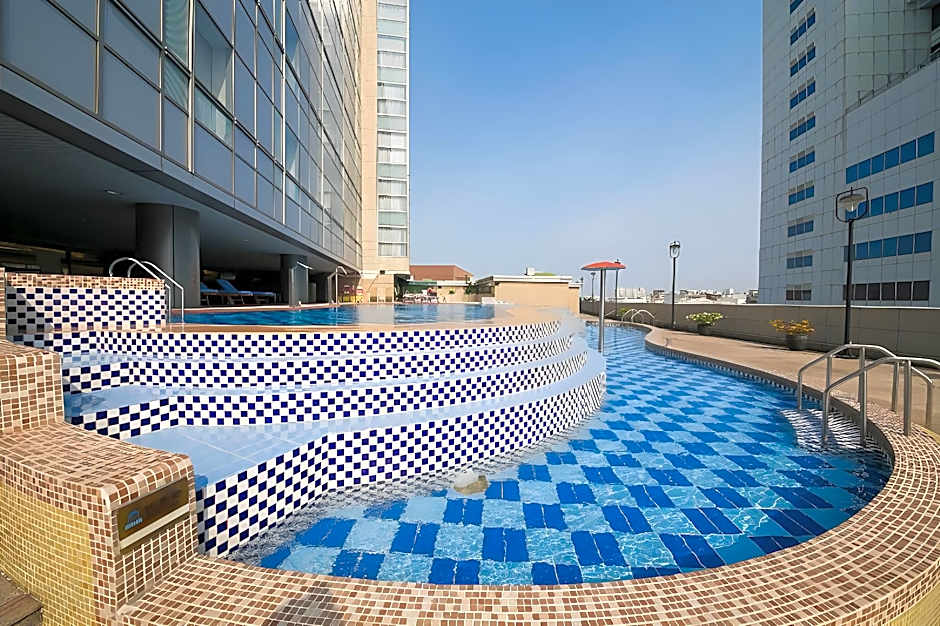 Evergreen Plaza Hotel