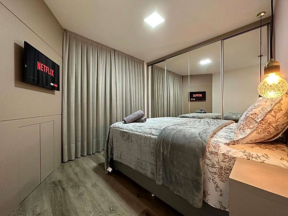 LA02- 2 Suítes +1Quarto | Jacuzzi | Churrasqueira