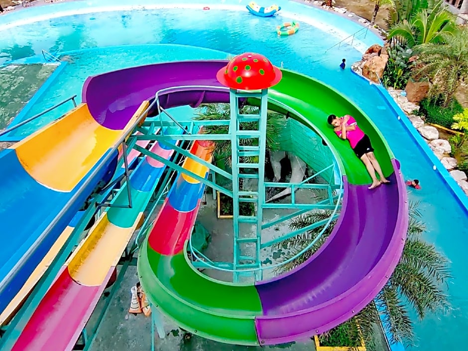 Trang Villa Hotel and Water Park