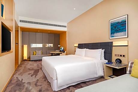 Garden View Deluxe King Room with Pool