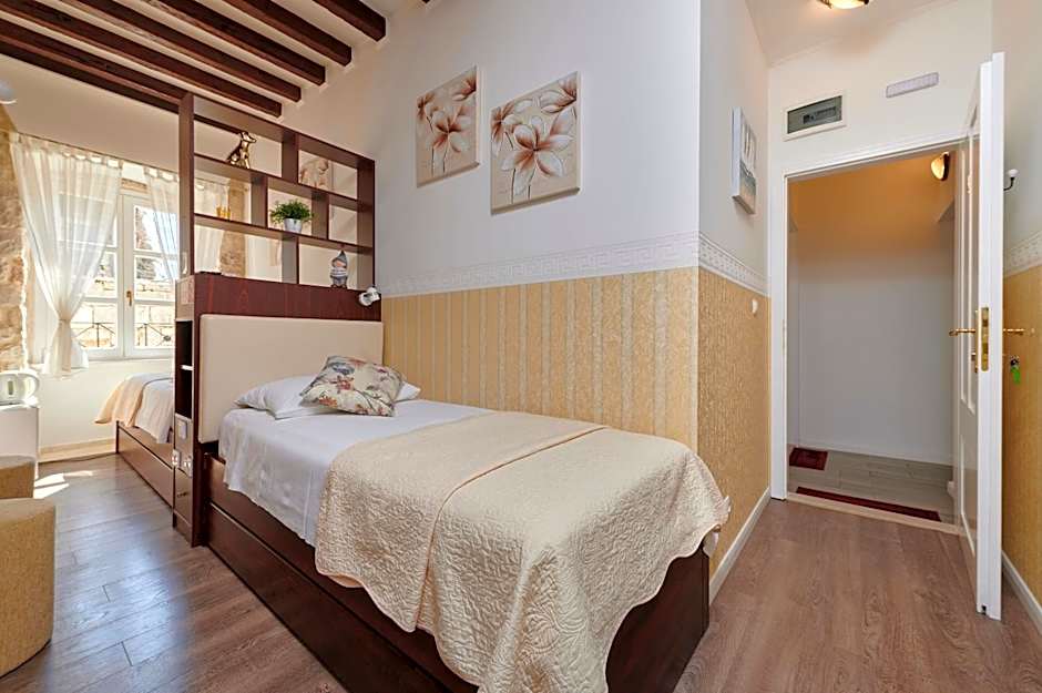 Foto 1 di 9 di Economy 2 Beds