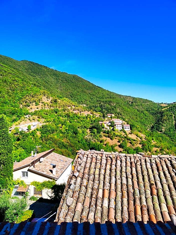 B&B Bivacco Frasassi climbing & trail running house
