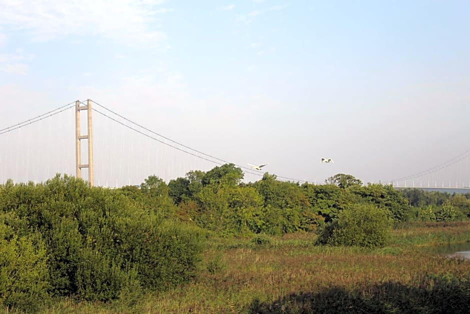 Marshlands Lakeside Nature Retreat