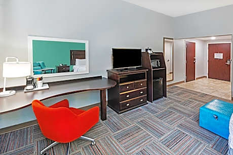 1 King Bed Nonsmoking