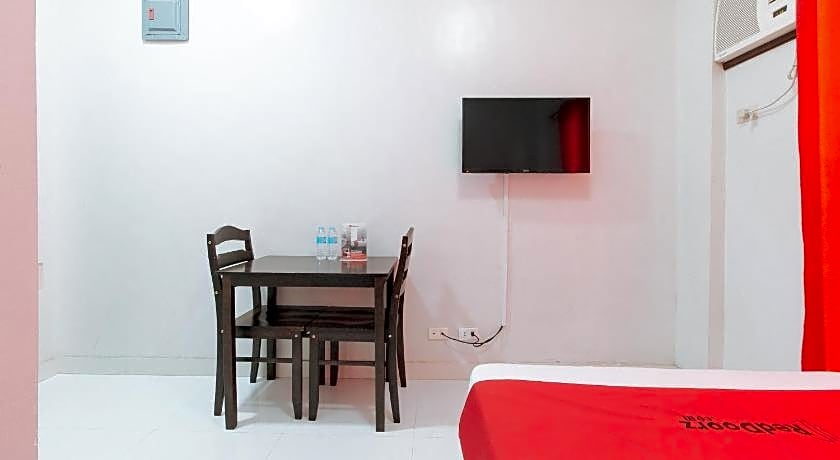 RedDoorz near NAIA Terminal 1