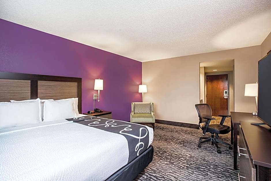 La Quinta Inn & Suites by Wyndham Clearwater South