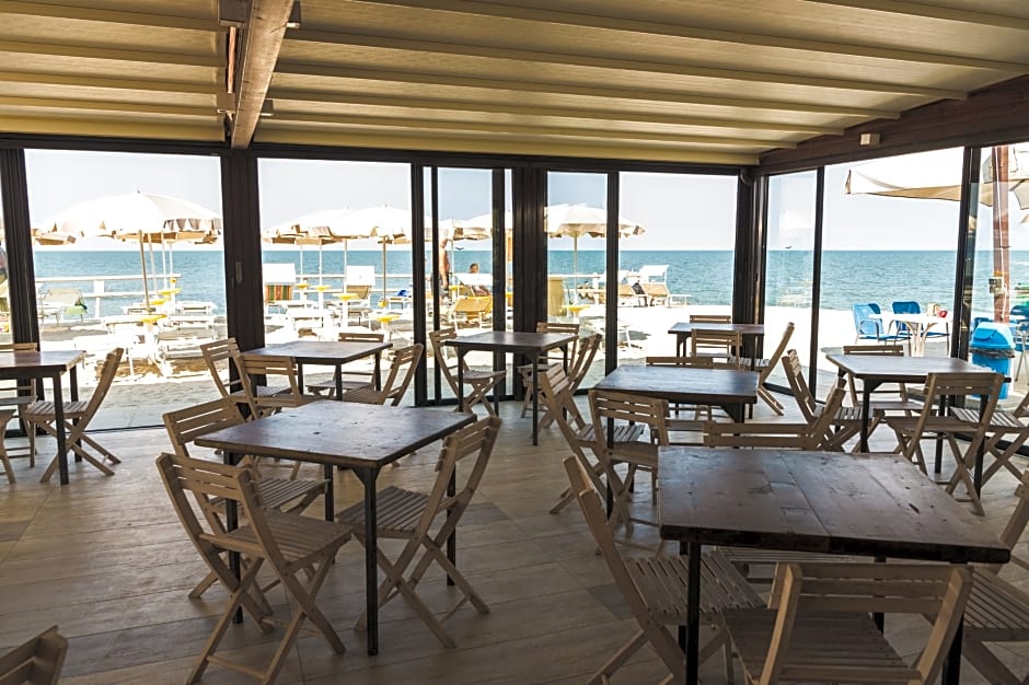 Club del Sole Spina Family Collection