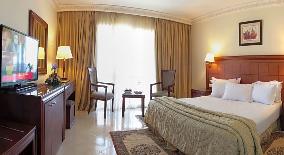 Photo 1 of 7 of Double Room with Pool View
