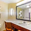 La Quinta Inn & Suites by Wyndham Raleigh/Durham Southpoint
