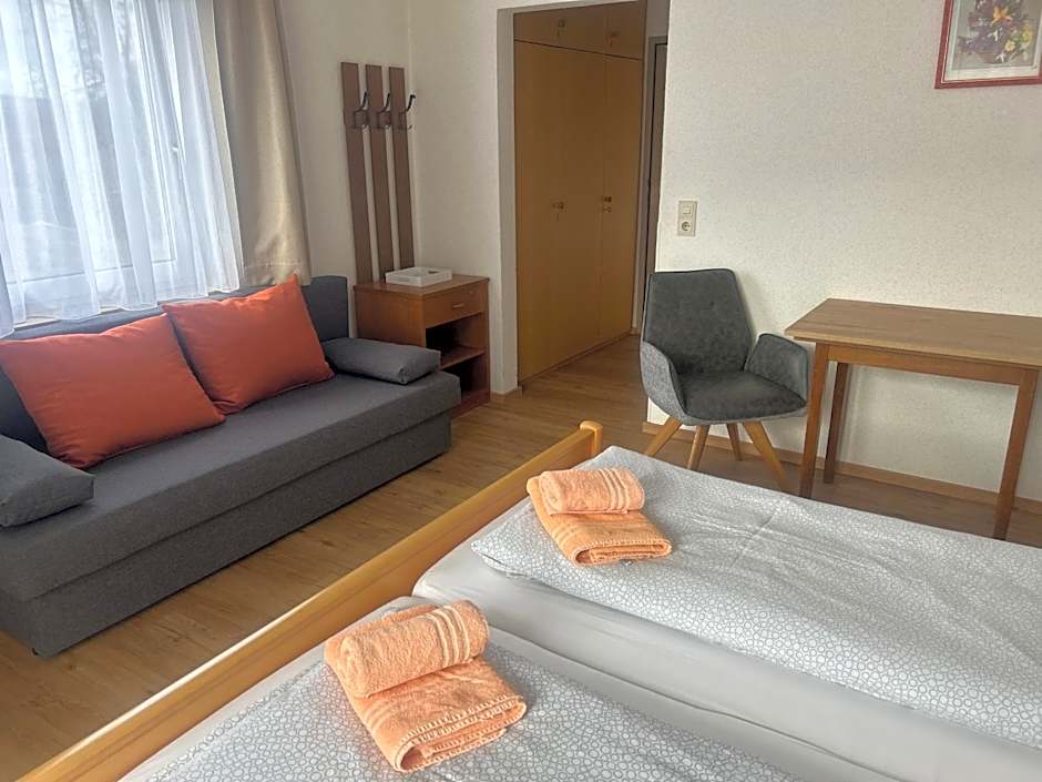 Gasthof mit Seeterasse & Appartements Zur Landeroith