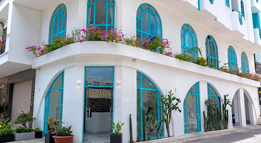 La Casa Hotel
