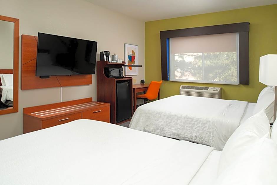 Holiday Inn Express Hotel & Suites Farmington By IHG