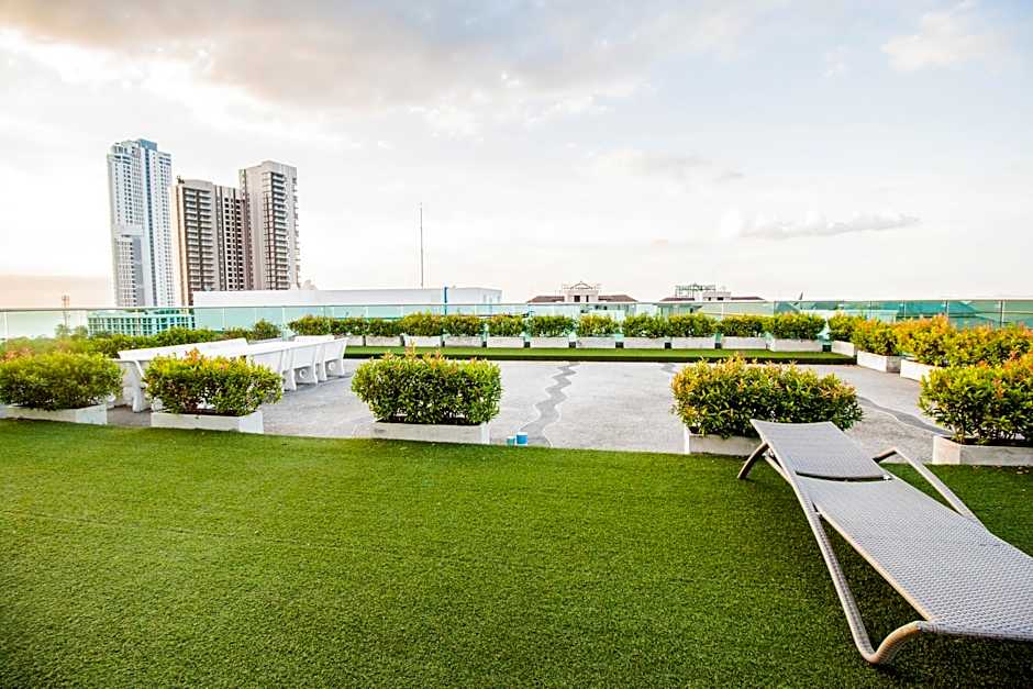 Club Royal Wongamat by Pattaya Sunny Rentals