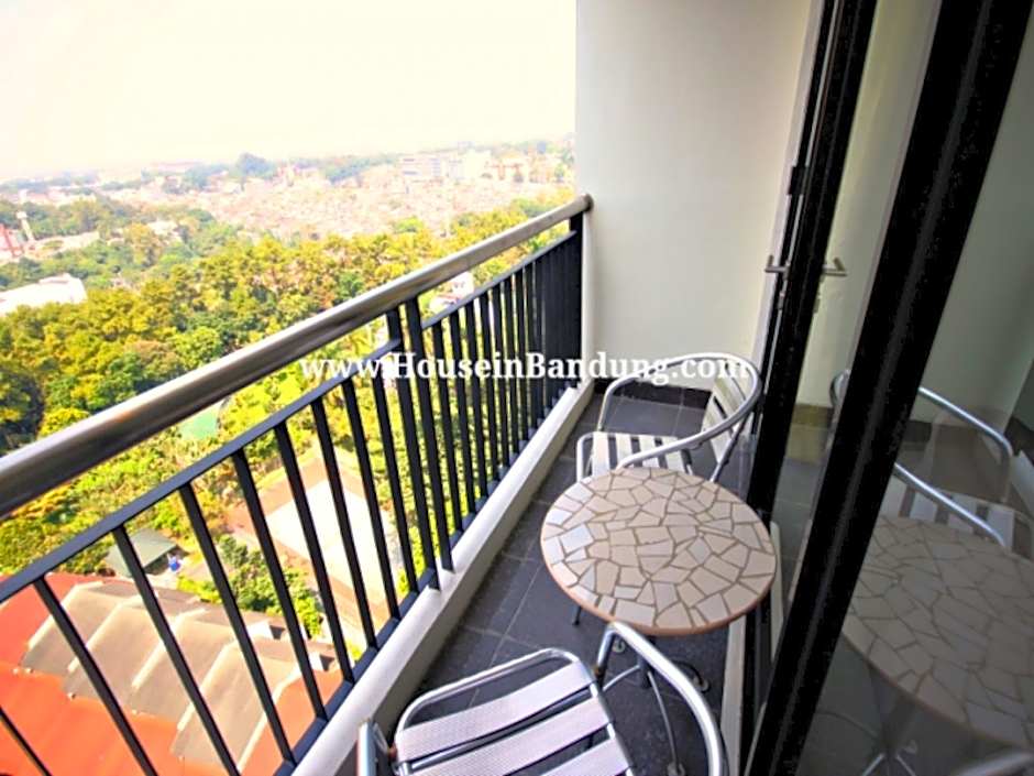 Beverly Dago Apartment