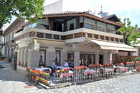 Garni Hotel Le Petit Piaf