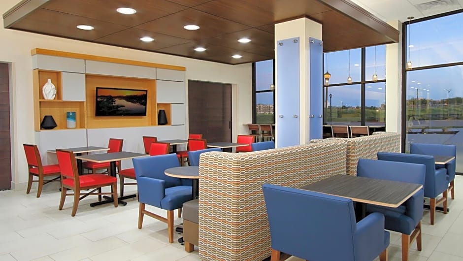 Holiday Inn Express And Suites Frisco NW By IHG