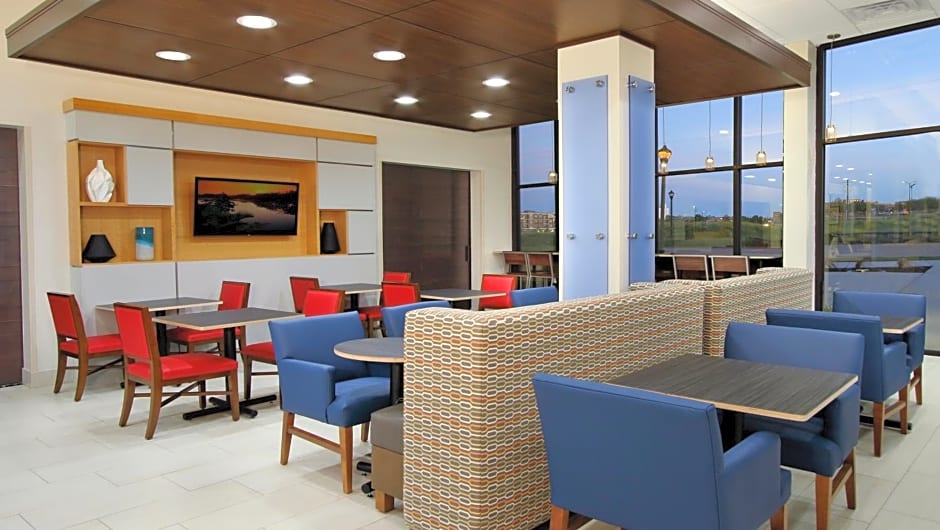 Holiday Inn Express And Suites Frisco NW