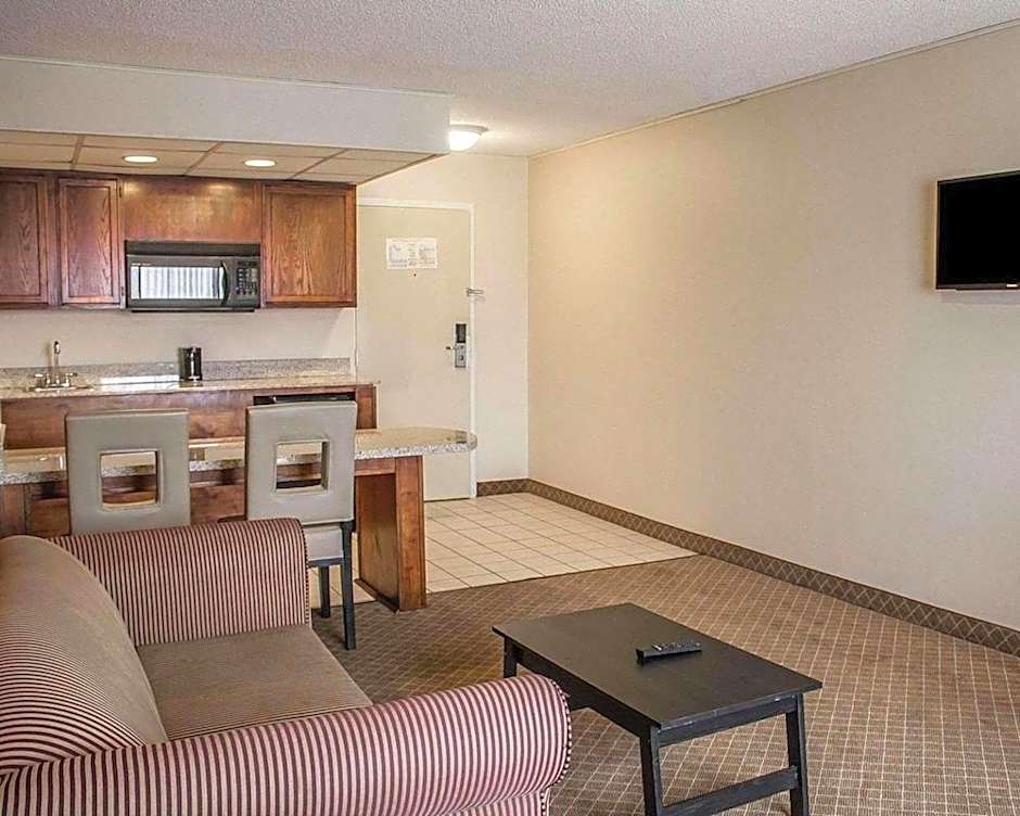 Norwood Inn & Suites Columbus